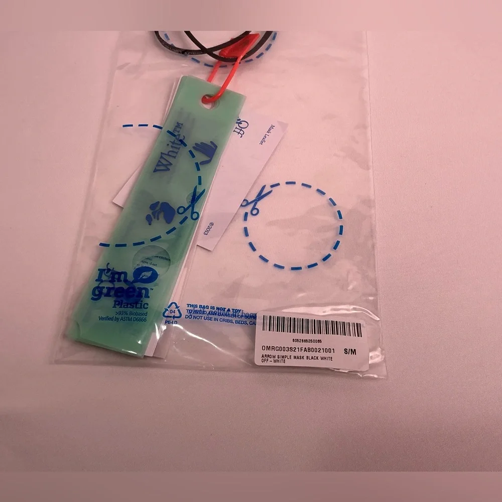 Off-White Arrows Black and White Face Mask